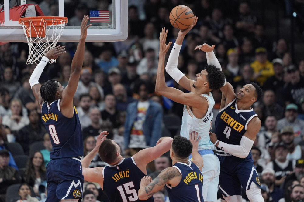 老鹰陷入低谷，莫兰特连败，逆转取胜球队命运悬念！