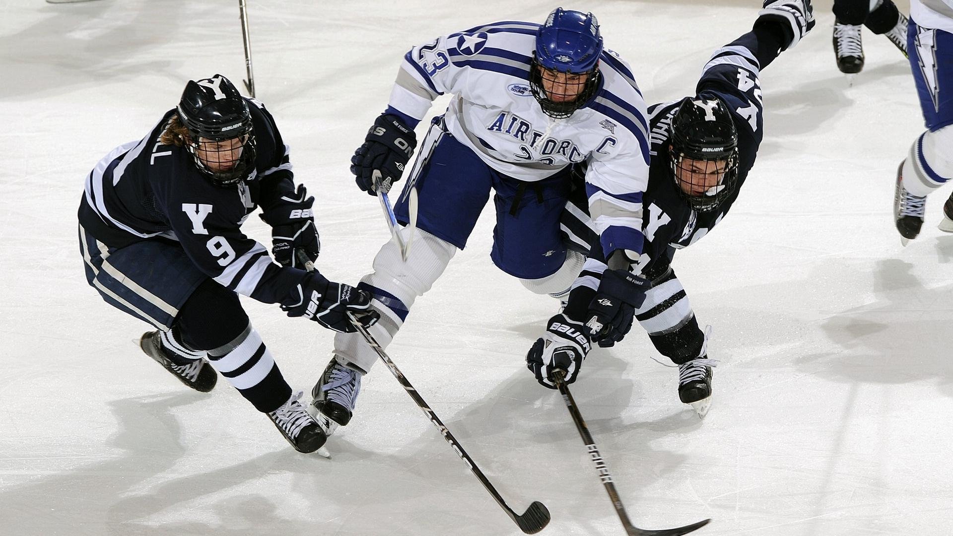 浓眉哥意外战胜巴塞罗那，刷新纪录引爆全场！比赛高潮迭起